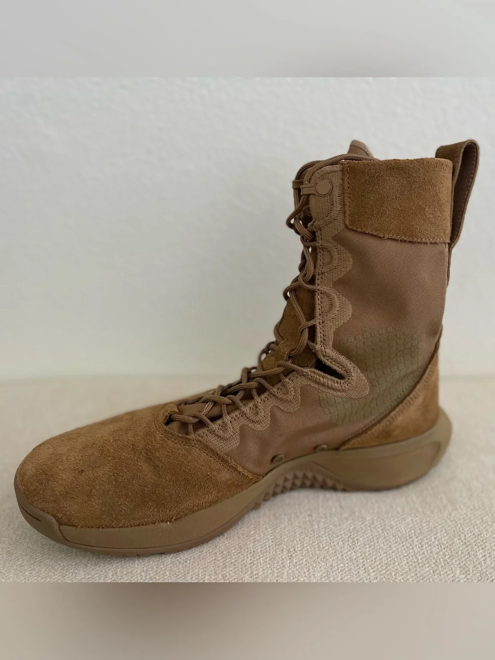 Size 11 - Nike SFB B2 Tactical Outdoor Boots Coyote Brown FN3720-900 Men’s NEW